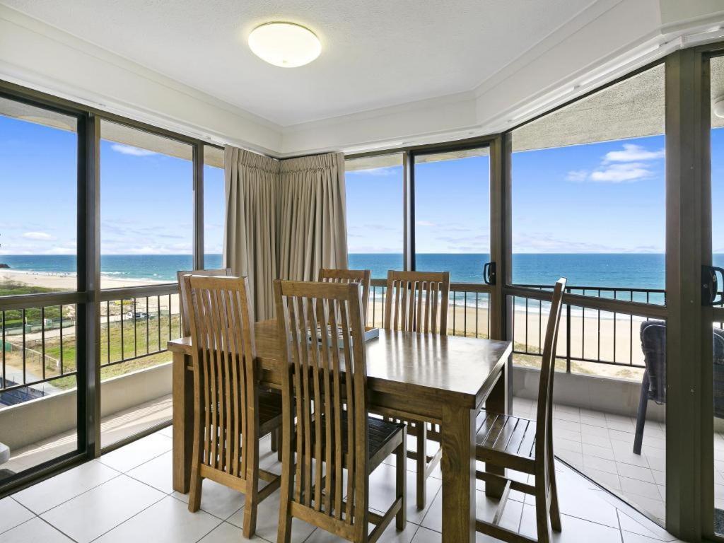 Surfside Court - Hosted By Burleigh Letting Apartment Gold Coast Bagian luar foto