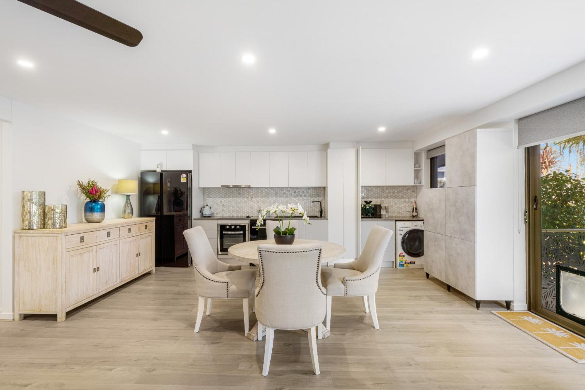 Surfside Court - Hosted By Burleigh Letting Apartment Gold Coast Bagian luar foto