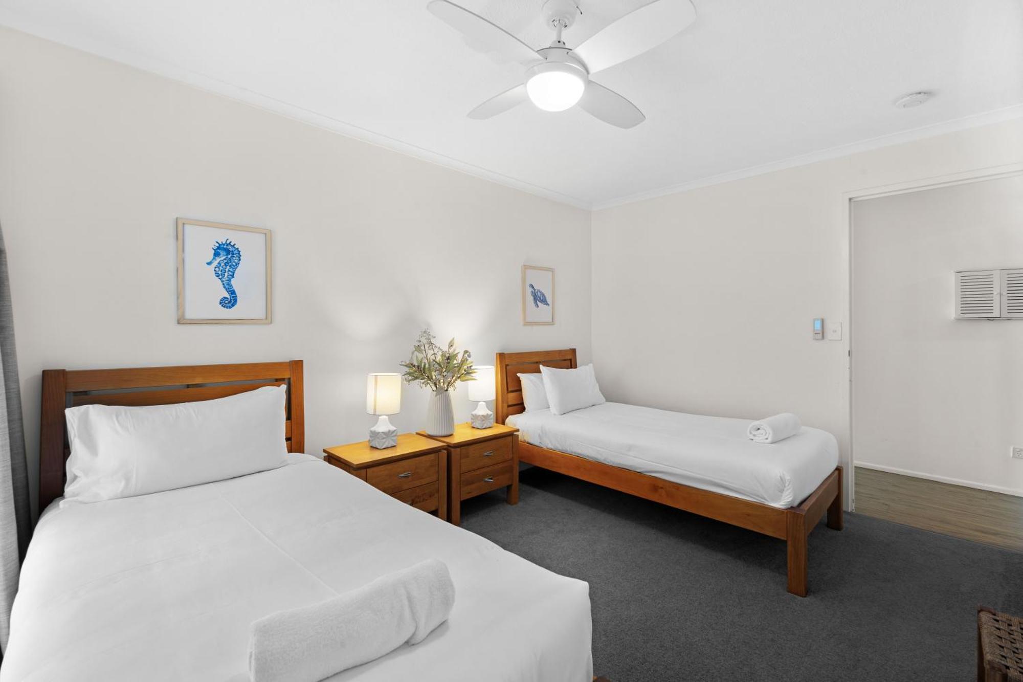 Surfside Court - Hosted By Burleigh Letting Apartment Gold Coast Bagian luar foto